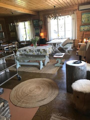 Paeivin Pirtti - Pirttikahvila Ja B&B Luosto Eksteriør billede